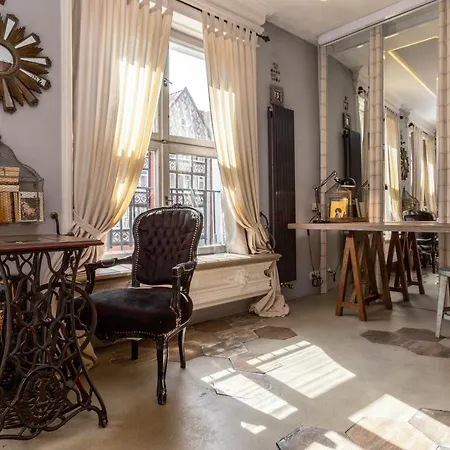 Old Town Paradise Lost By Downtown Апартаменты