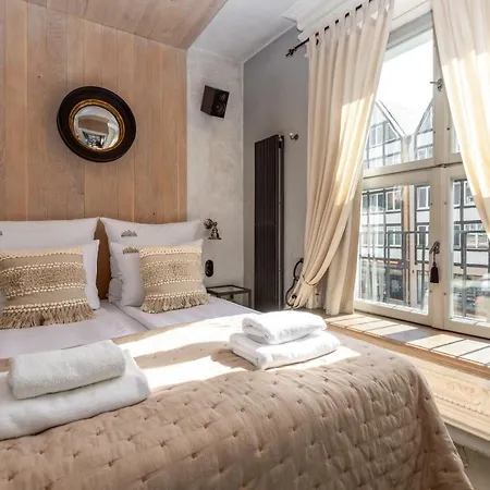 Old Town Paradise Lost By Downtown * Gdańsk