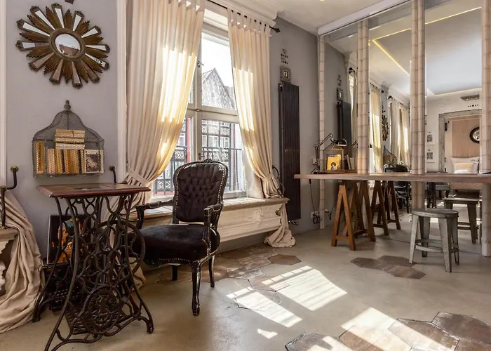 Old Town Paradise Lost By Downtown Apartamento