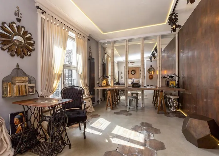 Old Town Paradise Lost By Downtown גדנסק