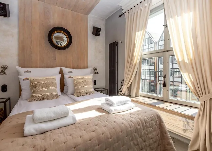 Old Town Paradise Lost By Downtown * גדנסק