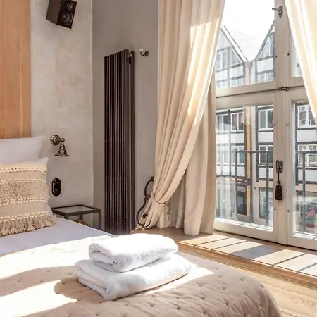 Old Town Paradise Lost By Downtown Apartmán *