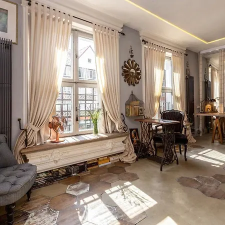 Old Town Paradise Lost By Downtown Apartmán *